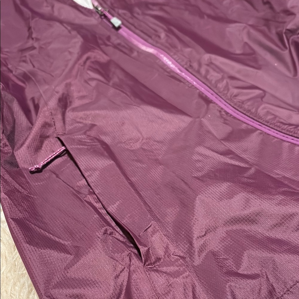Lightweight Rainjacket - image 4